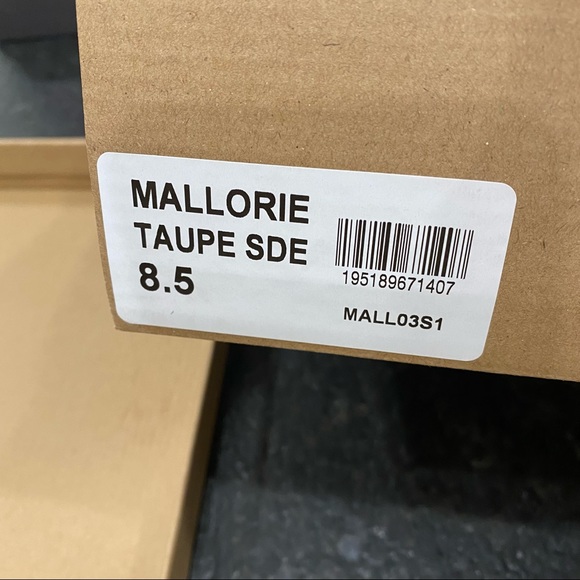 New Steve Madden Mallorie Taupe Suede Booties - Picture 3 of 3